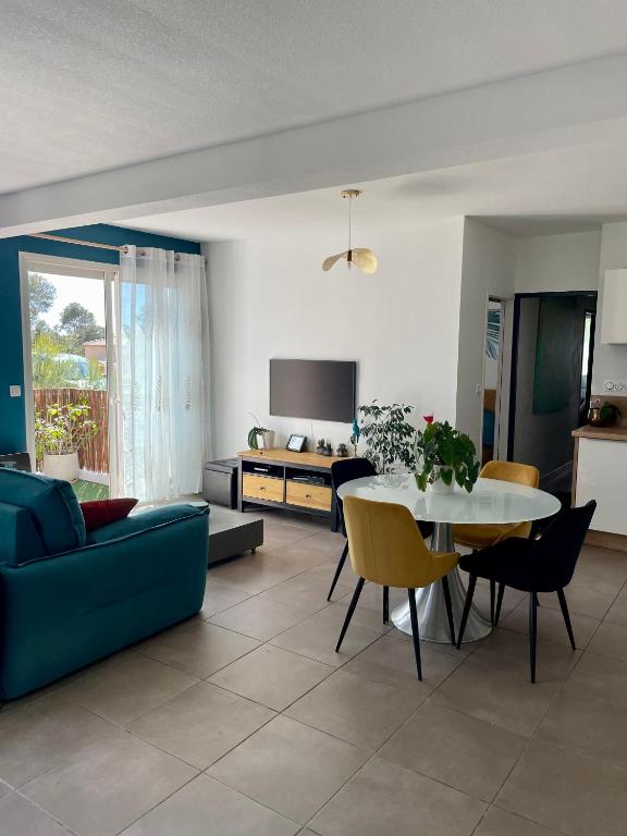 Photo de la galerie de l'établissement Appartement proche des plages, à Carqueiranne