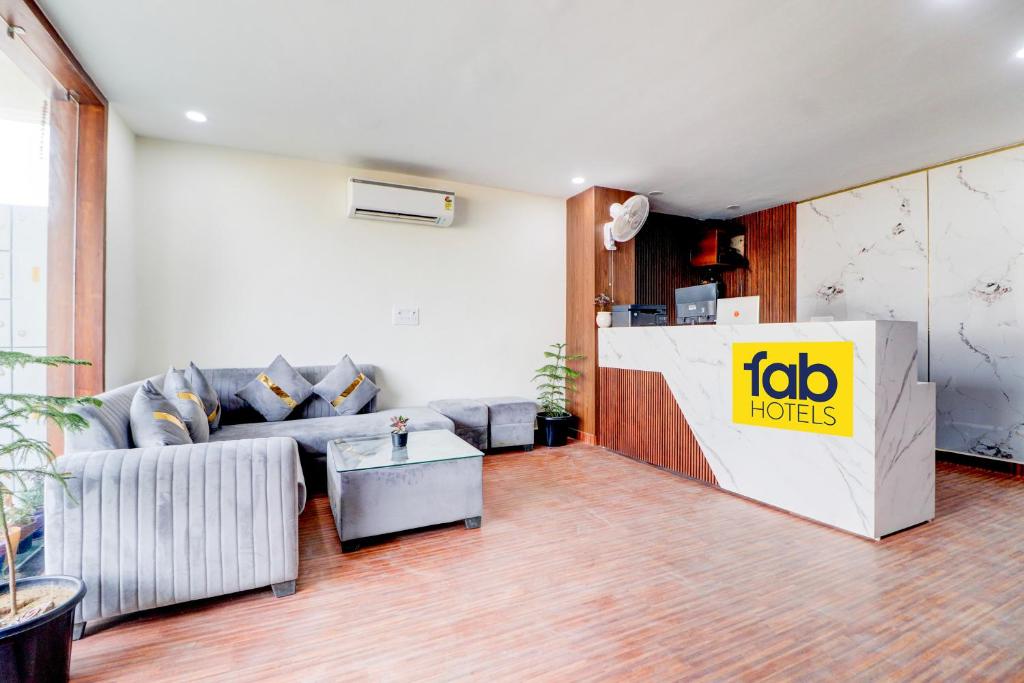 Posezení v ubytování FabHotel Sky