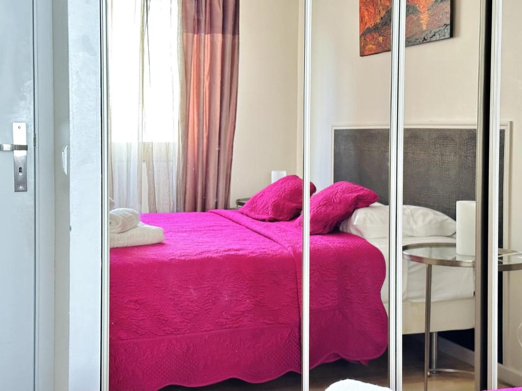 Posteľ alebo postele v izbe v ubytovaní L'azur - 3 pièces centre Cannes - Terrasse