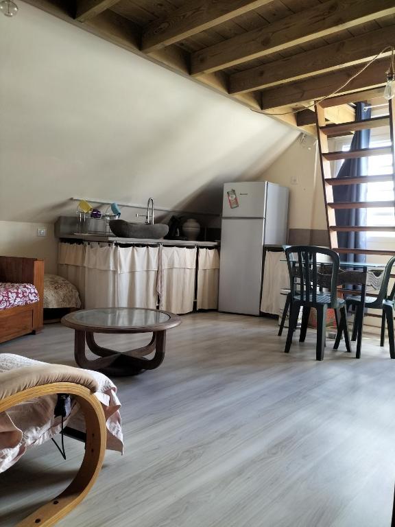 Kuchyň nebo kuchyňský kout v ubytování Studio 2 pas du lagon de l'ermitage