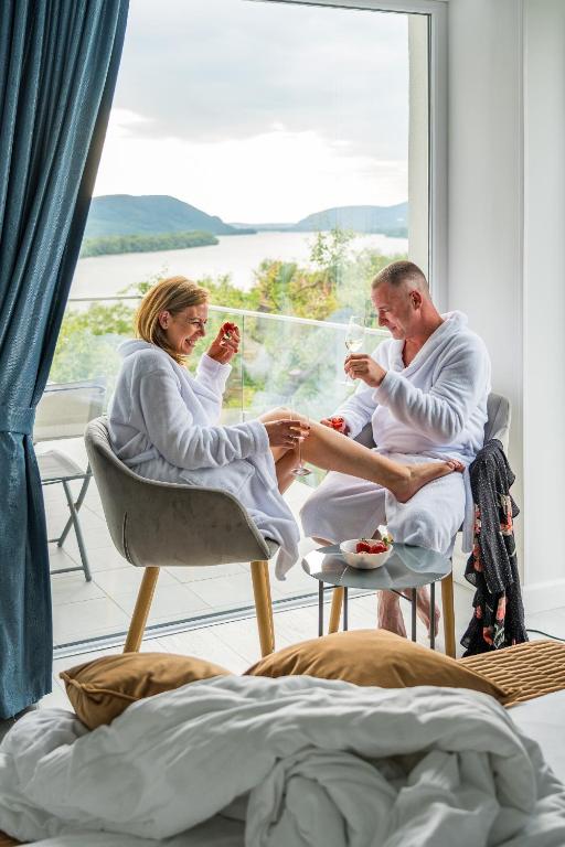Hostia v ubytovaní Akvarell Apartmanház