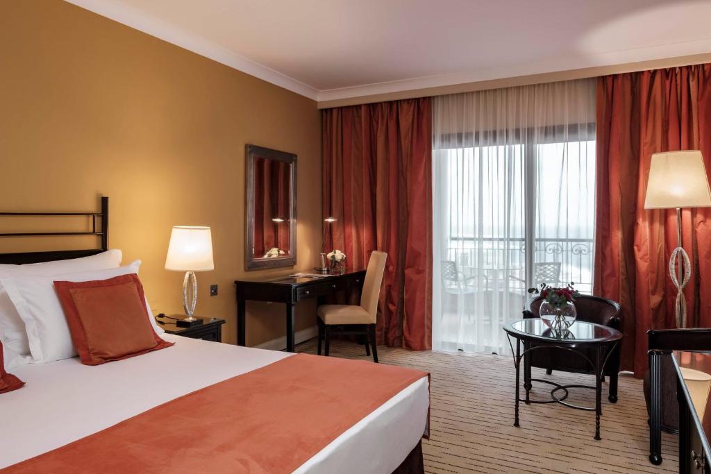 Corinthia St George's Bay - Sala Regina Superiore