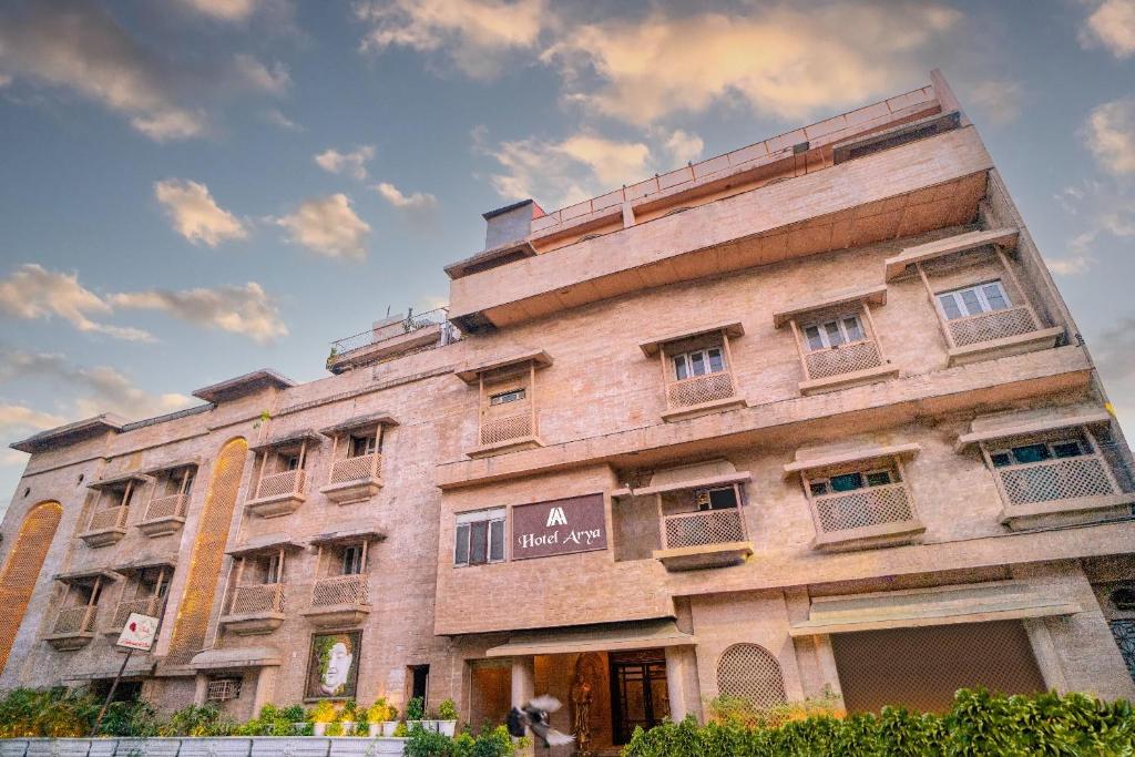 HOTEL ARYA - Housity