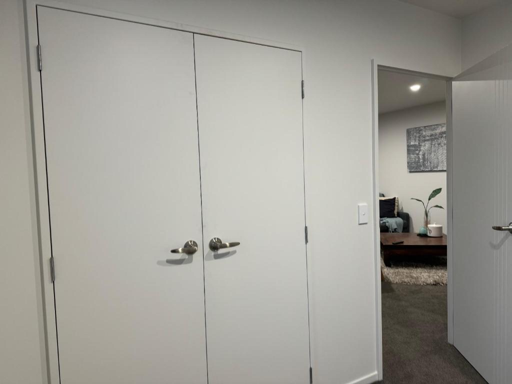 87 on FIFTH Ave - Resim 36