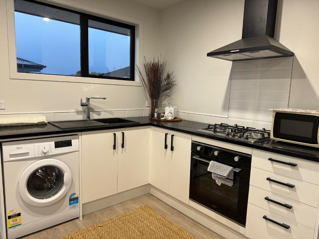 87 on FIFTH Ave - Resim 25