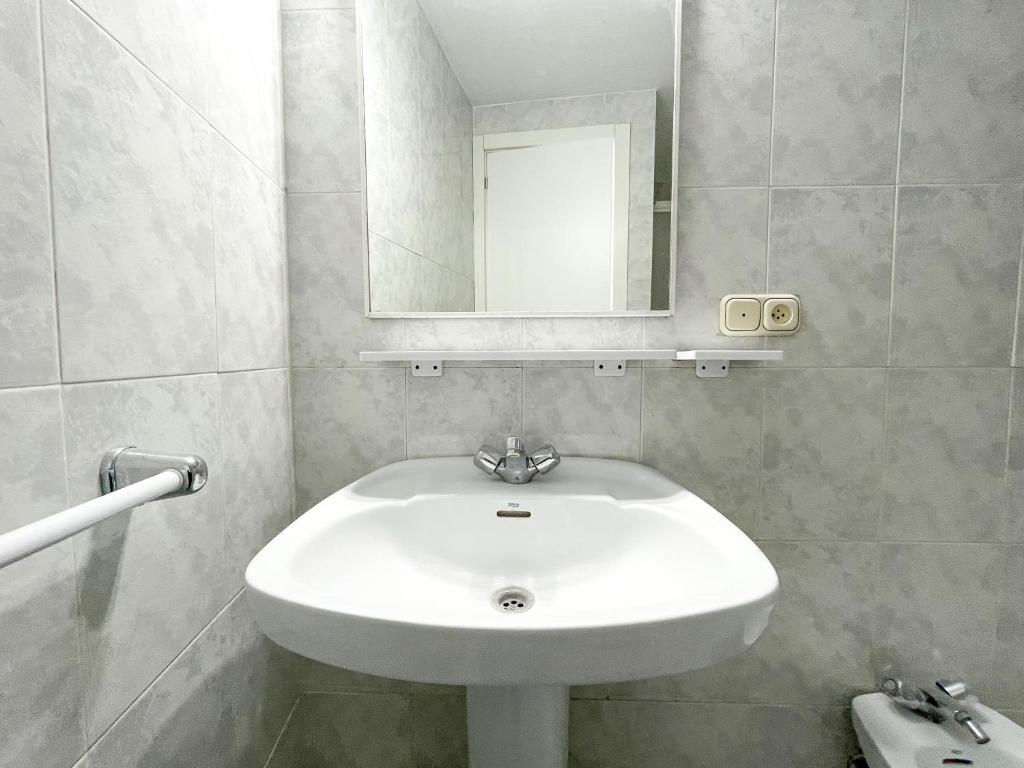 Un baño de Complejo Tamanaco Illa de Arousa 3000