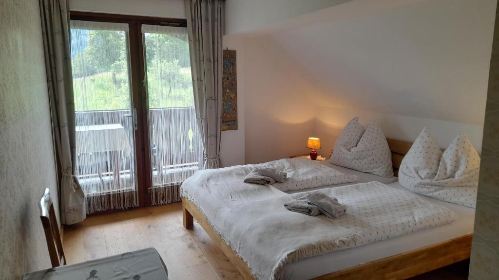 A bed or beds in a room at Ferienwohnung Johanna