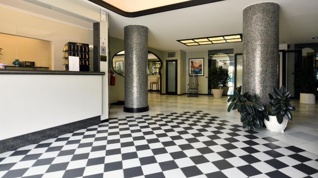 Vstupní hala nebo recepce v ubytování Hotel Sud Est by Fam Rossetti