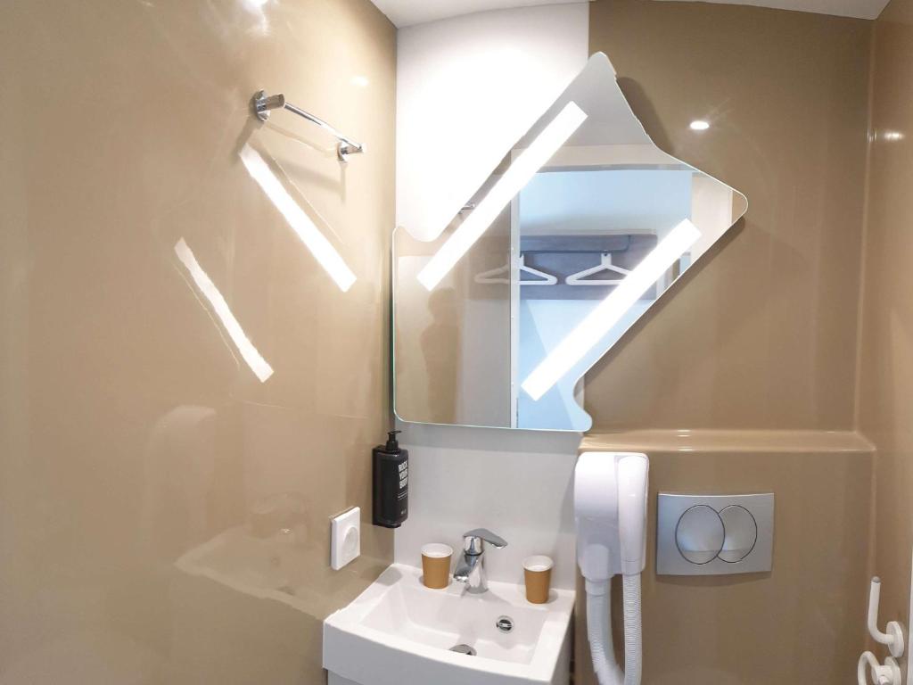 Koupelna v ubytování ibis budget Ciboure St-Jean-Luz