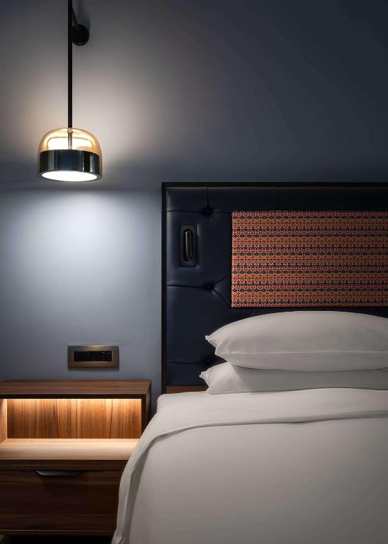 
King Room - Complimentary Transfer to Mercato Mall, 20% off Food & Soft Beverage
