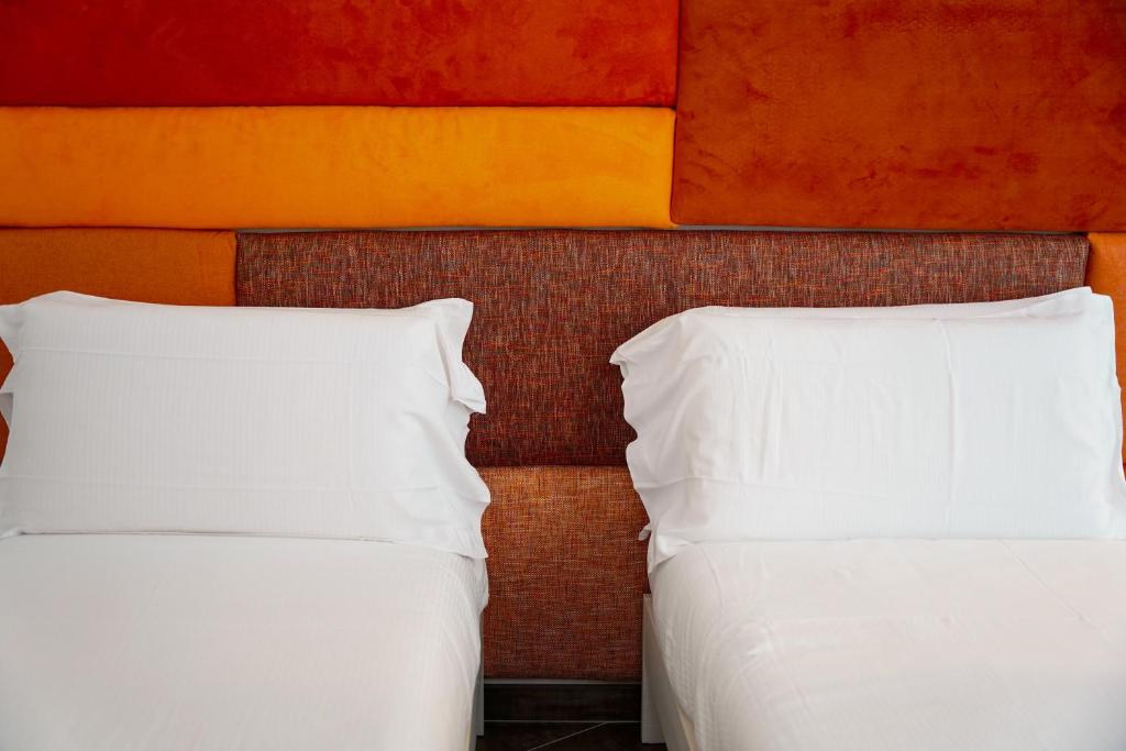 Joyfül Accomodation - Twin Room With Private Bathroom