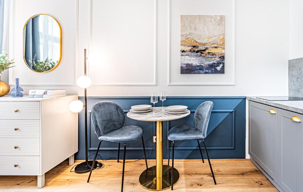 Beautifully renovated apartments at Lesser Town - 3