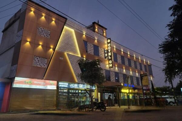 HOTEL OM, Betul - Housity