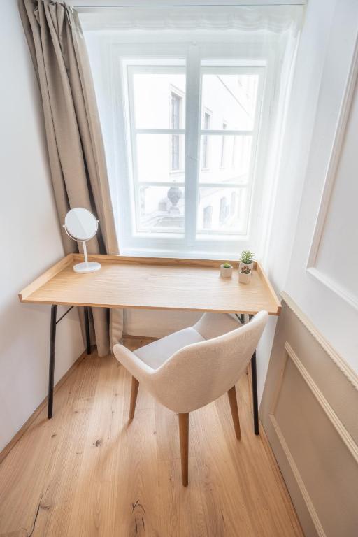 Beautifully renovated apartments at Lesser Town - 15