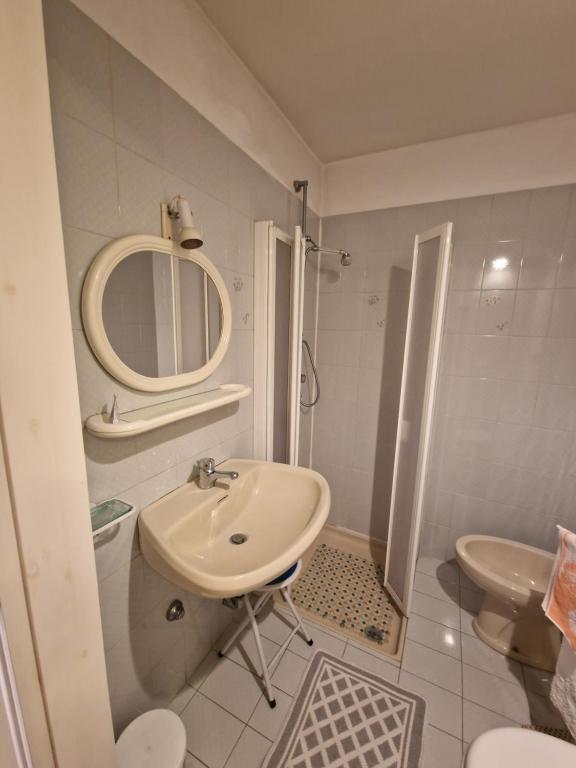 Koupelna v ubytování Albergo Ristorante "Al Sole"