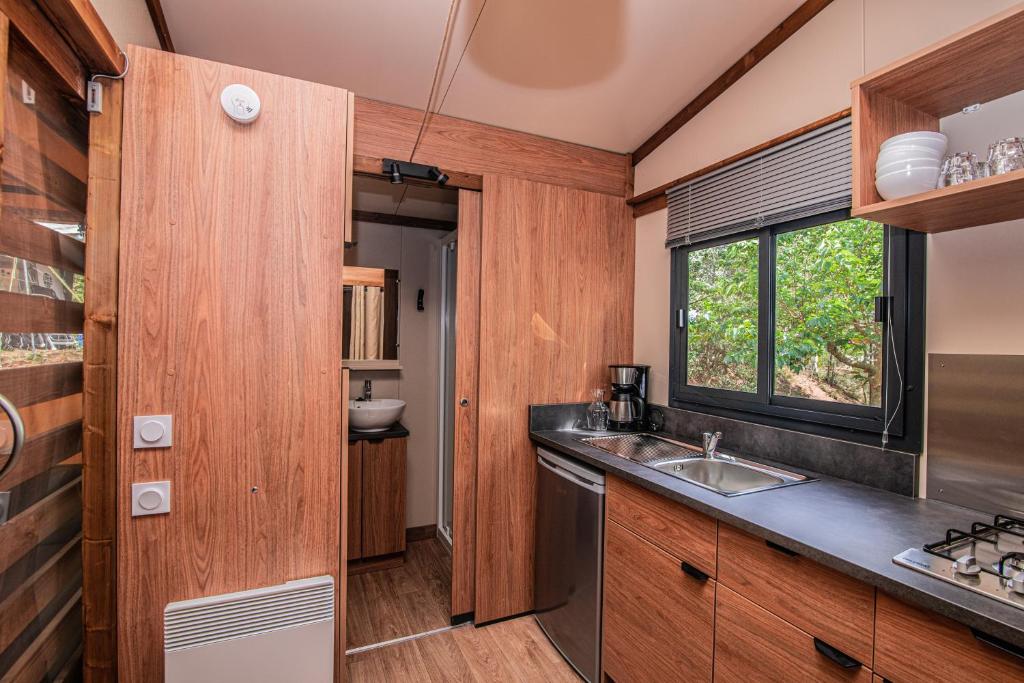 Camping Onlycamp de Besançon - One-Bedroom Bungalow
