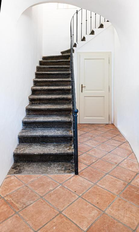 Beautifully renovated apartments at Lesser Town - 8