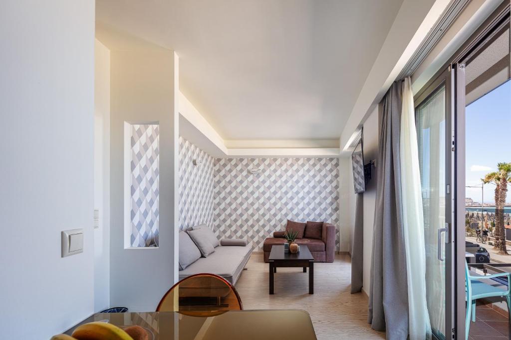 Steris Elegant Beach Hotel - 15