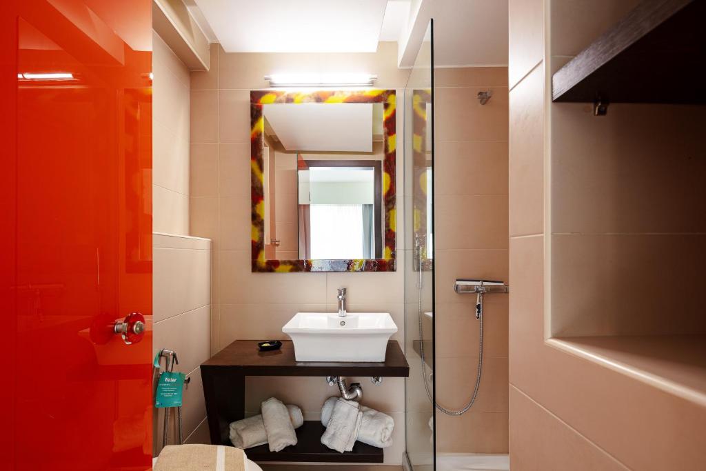 Steris Elegant Beach Hotel - 3