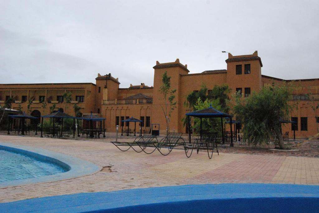 Bazén v ubytování Hotel Taddart nebo v jeho okolí