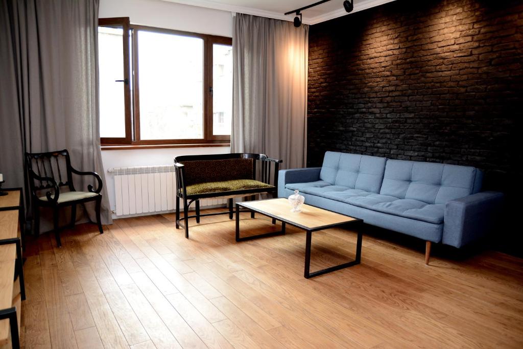 Industrial Chic Haven with Top Central Location