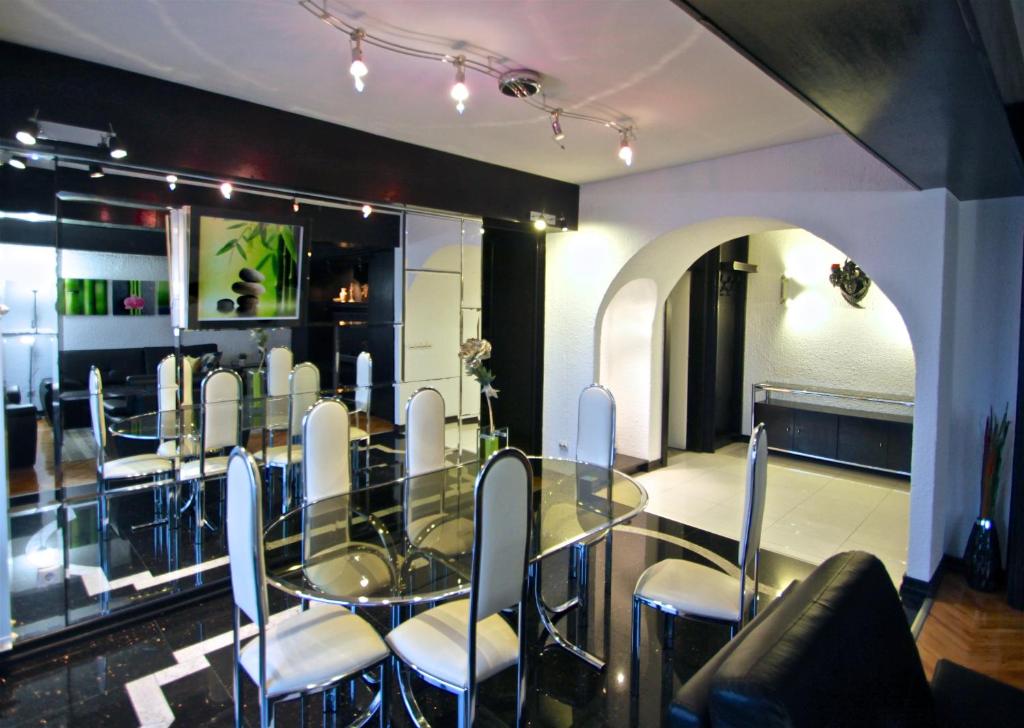 Tina Apartments - 豪华三卧室公寓-Naroden Front Str。