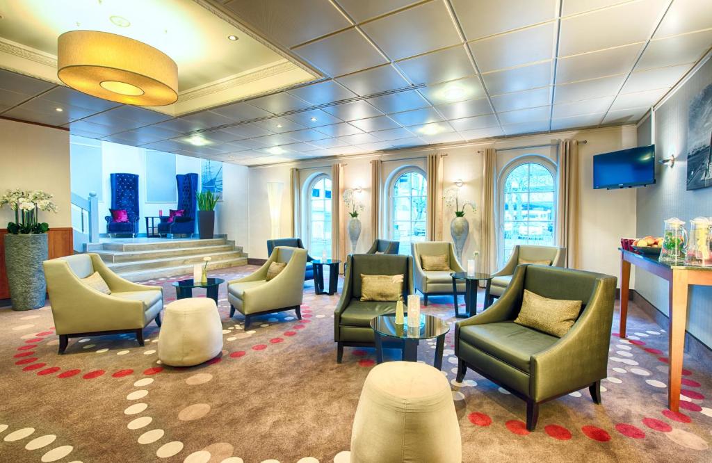 TV a/nebo společenská místnost v ubytování Leonardo Hotel Hamburg City Nord