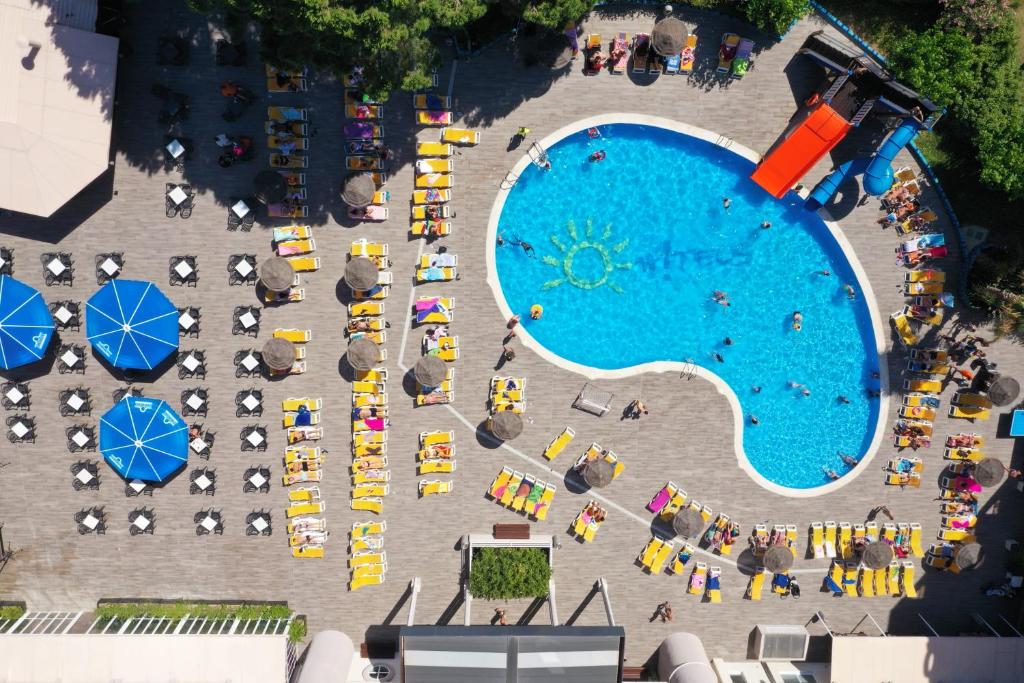 Bazén v ubytování Ohtels Belvedere nebo v jeho okolí