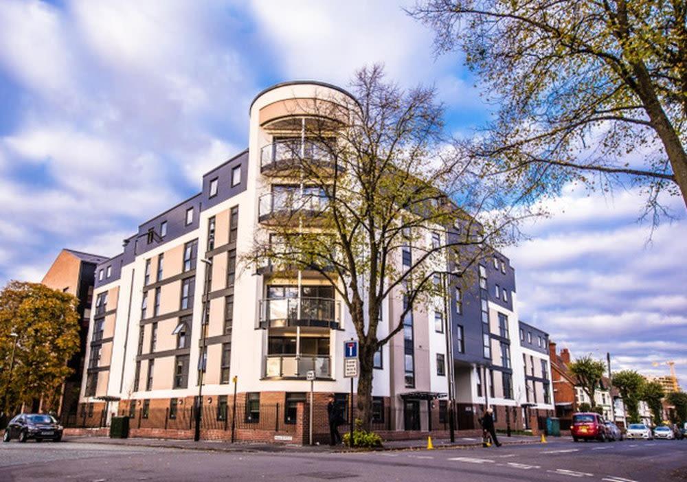Bright and Modern Studios and Apartments at Manor Park Court Coventry - Housity