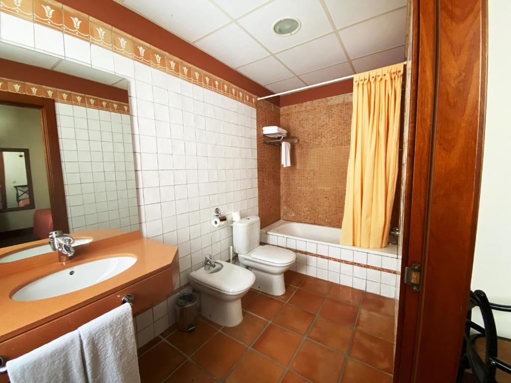 Koupelna v ubytování HOTEL EL RASTRO - Palacio Duque de Tamames -