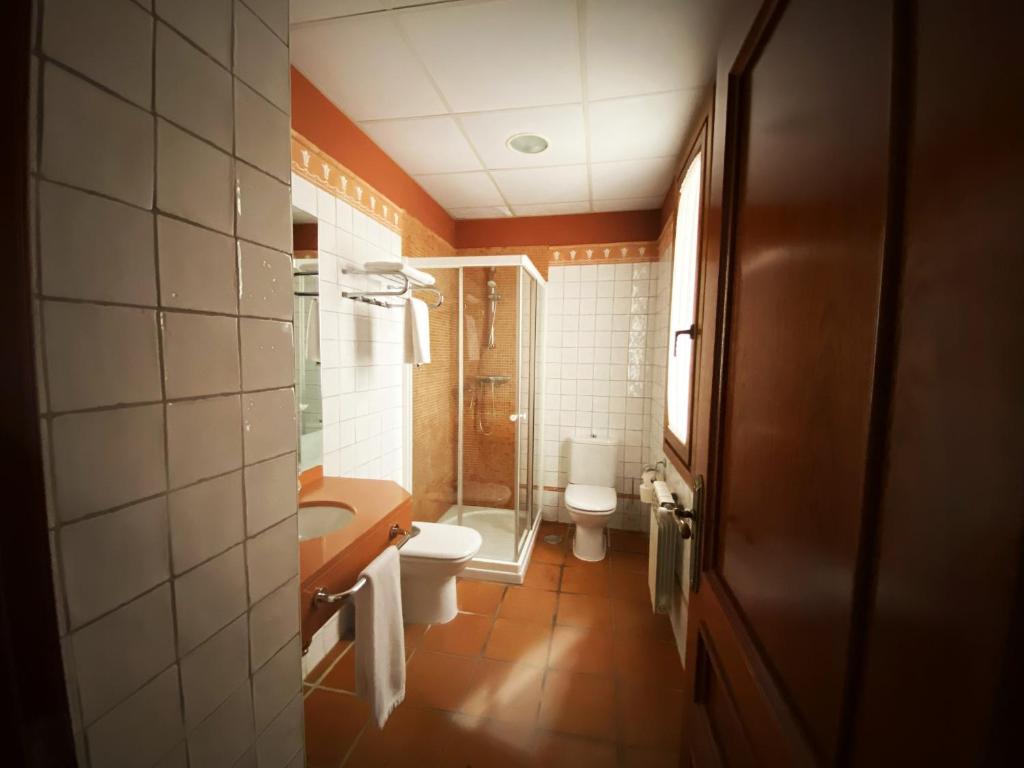 Koupelna v ubytování HOTEL EL RASTRO - Palacio Duque de Tamames -