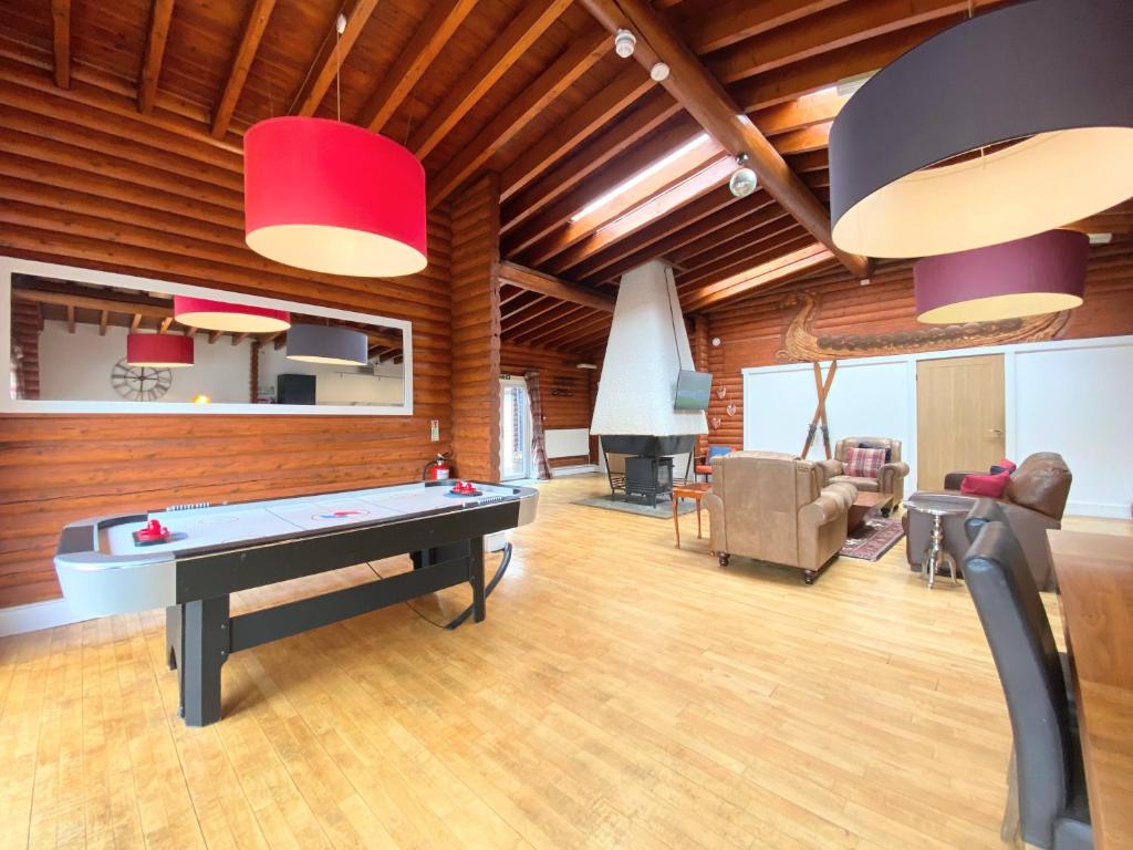 Posezení v ubytování Kaoglen-GrandSuite-Hot Tub-Pitlochry-Dunkeld-Pet Friendly