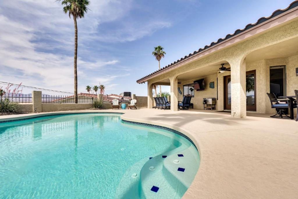 Pool, Grill and Lake Views Lake Havasu City Retreat