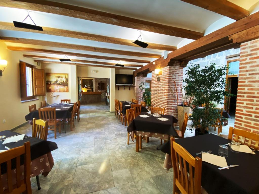 Restaurace v ubytování HOTEL EL RASTRO - Palacio Duque de Tamames -