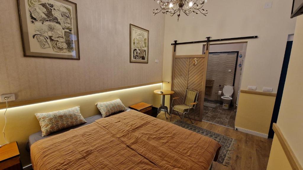 Rose Gardens - Habitación Doble O Gemela Con Baño