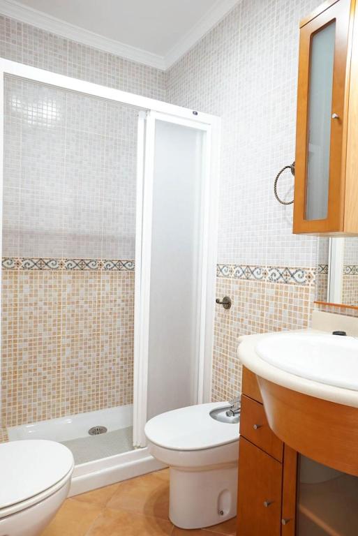 Koupelna v ubytování Precioso apartamento en primera línea en Torrox