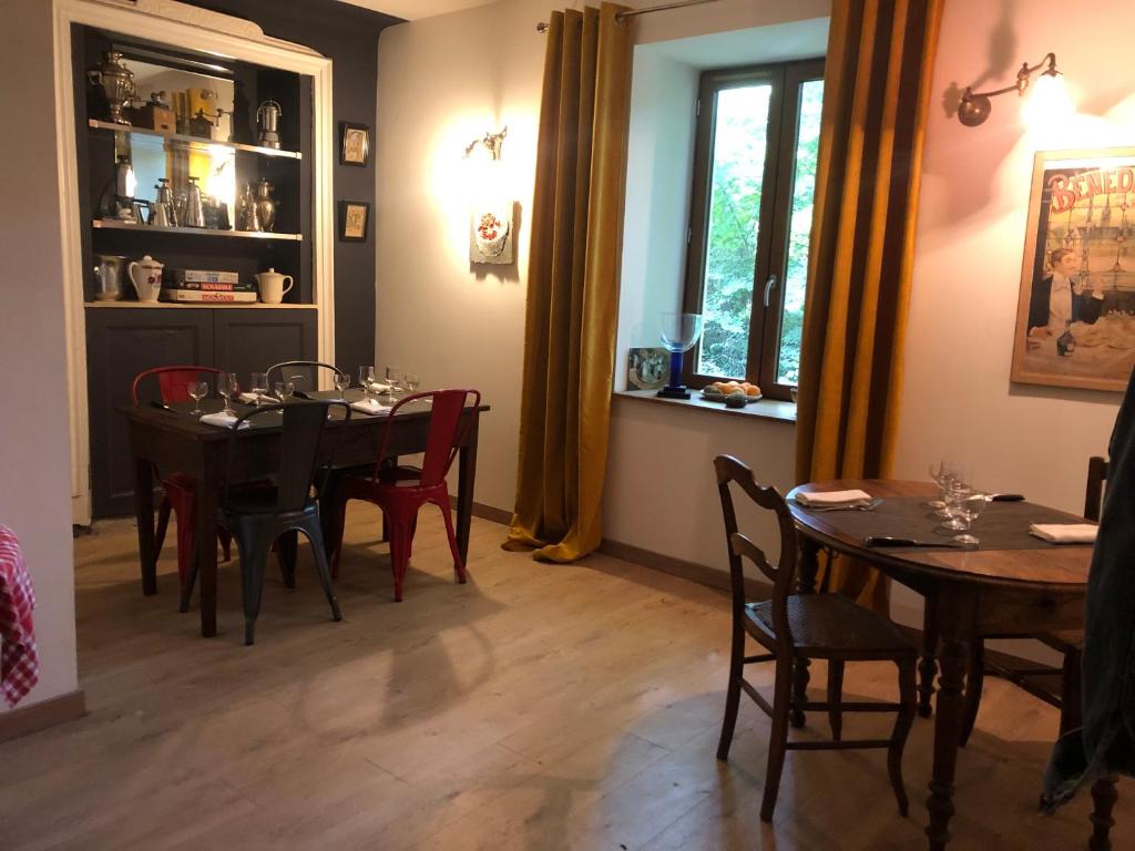 Fotografie z fotogalerie ubytování Chambre sur une ile v destinaci Saint-Bonnet-de-Rochefort