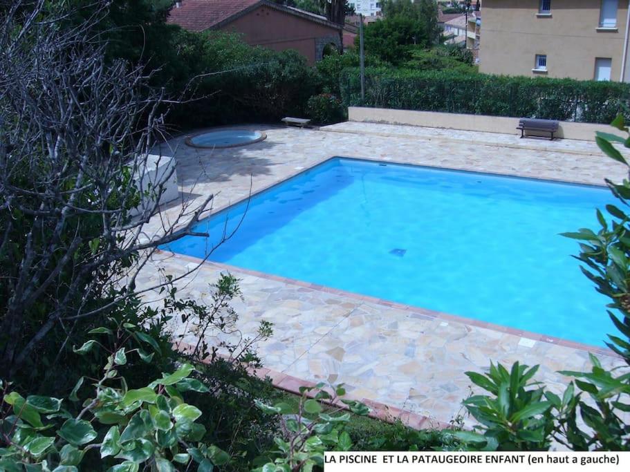 Bazén v ubytování Saint-Mandrier ou la presqu'île de beauté nebo v jeho okolí