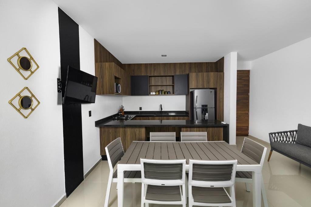 Angelina 28 Beachfront and Family Apartments - Modern and Relaxing Long Stays - 20 min from Cancun Airport - Tweekamerappartement