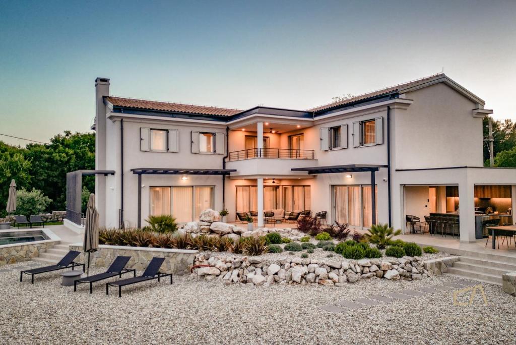 GaricaにあるLuxury Villa Lipa Kateのギャラリーの写真