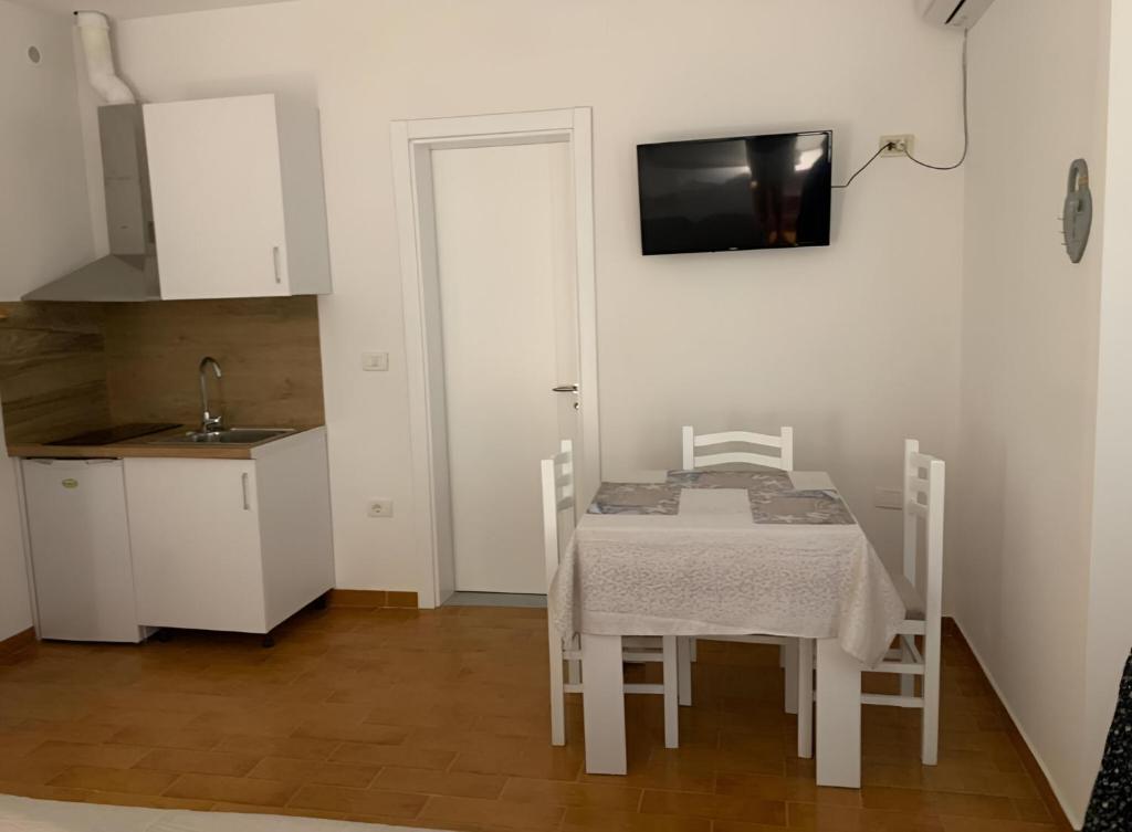 Kuchyň nebo kuchyňský kout v ubytování Villa EloEros