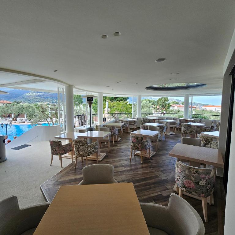 Bazén v ubytování Ocean Beach Hotel nebo v jeho okolí