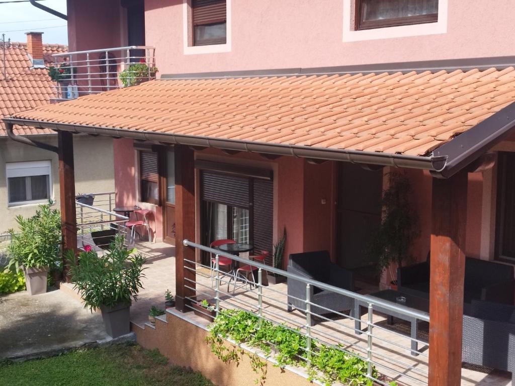 Budova, kde se apartmán nachází