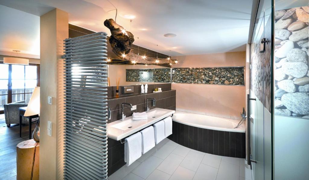 Hotel Alpine Palace - 9