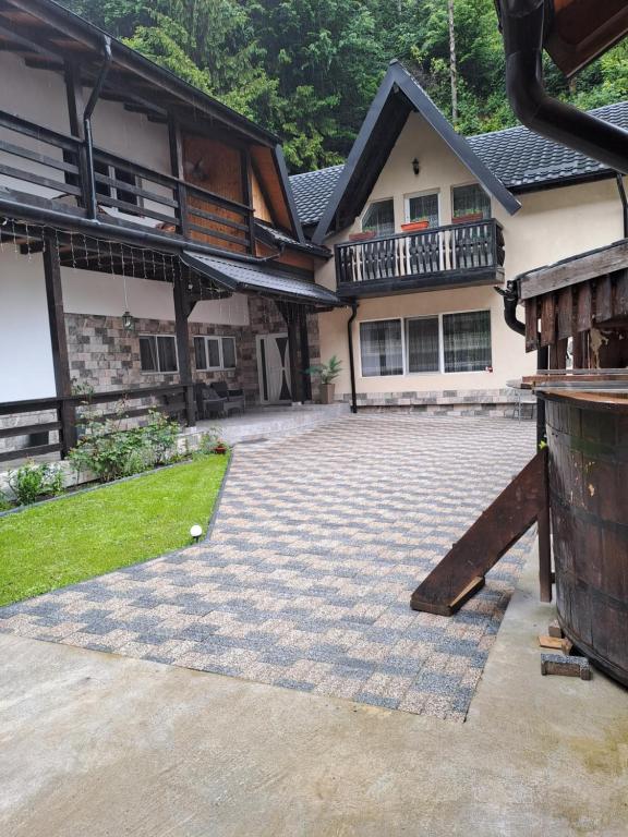 Budova, kde se vila nachází