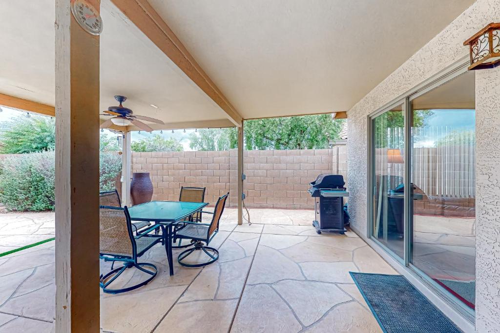 Patio nebo venkovní prostory v ubytování Local Living in Apache Junction