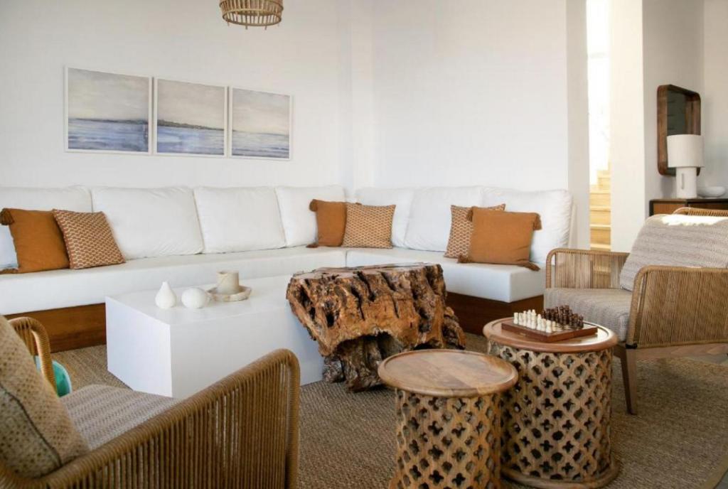 Magnificent Protaras Villa Villa Chelsea 3 Bedrooms Private Outdoor Pool And Hot Tub Furnished Sun Terrace Shaded Furnished Terrace Bbq,