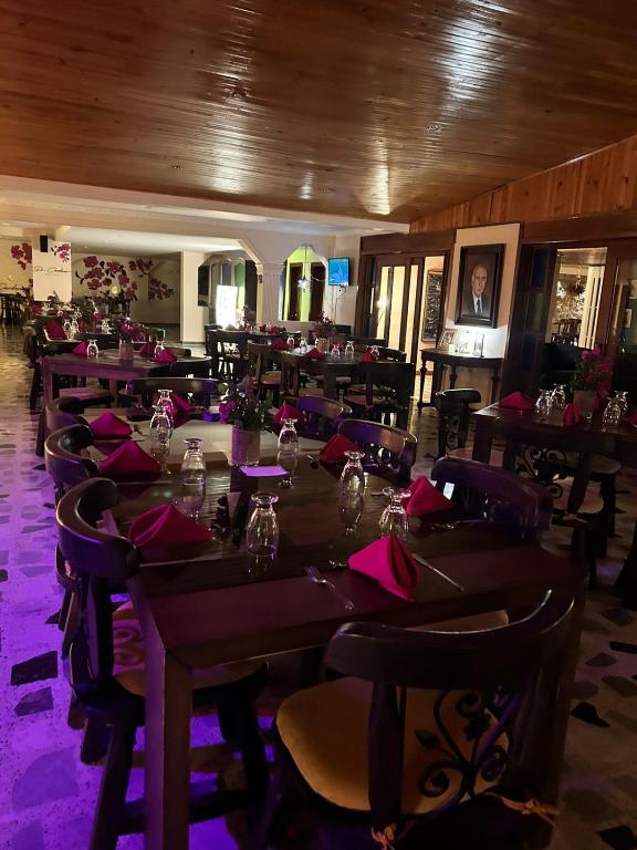Restaurace v ubytování Di Carbone Hotel Gastrobar