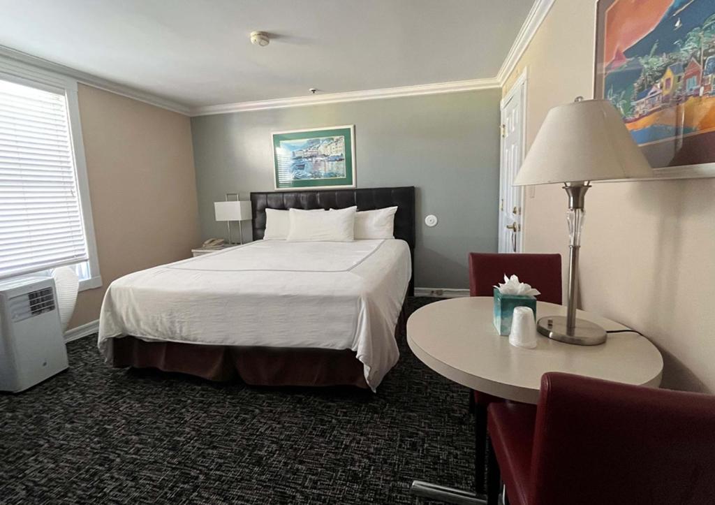 Glenmore Plaza Hotel photo