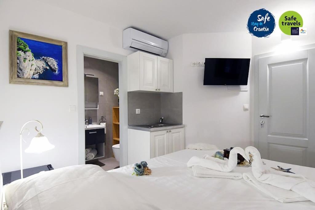 Dubrovnik Throne Suite I